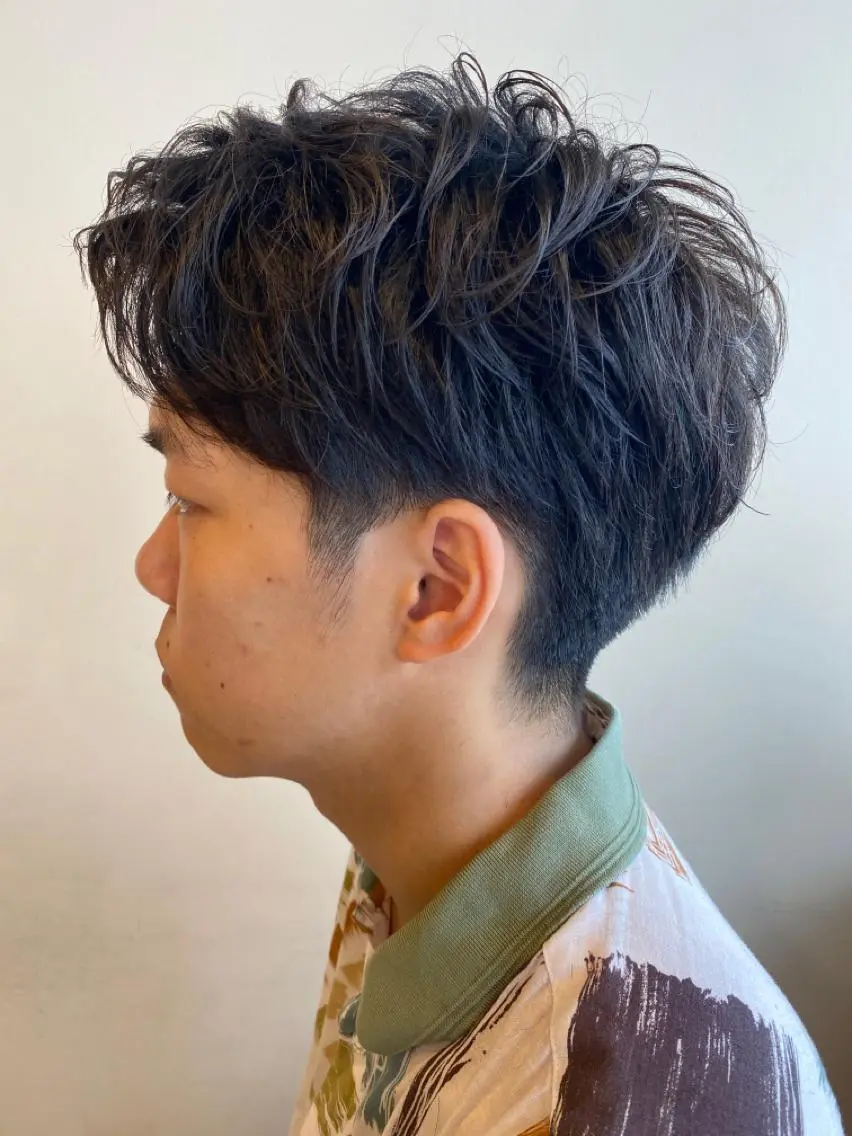 パーマ メンズ メンズパーマ カット パーマ トリートメント RIKA韓国ヘア/く びれヘア/上品カラーのヘアスタイル