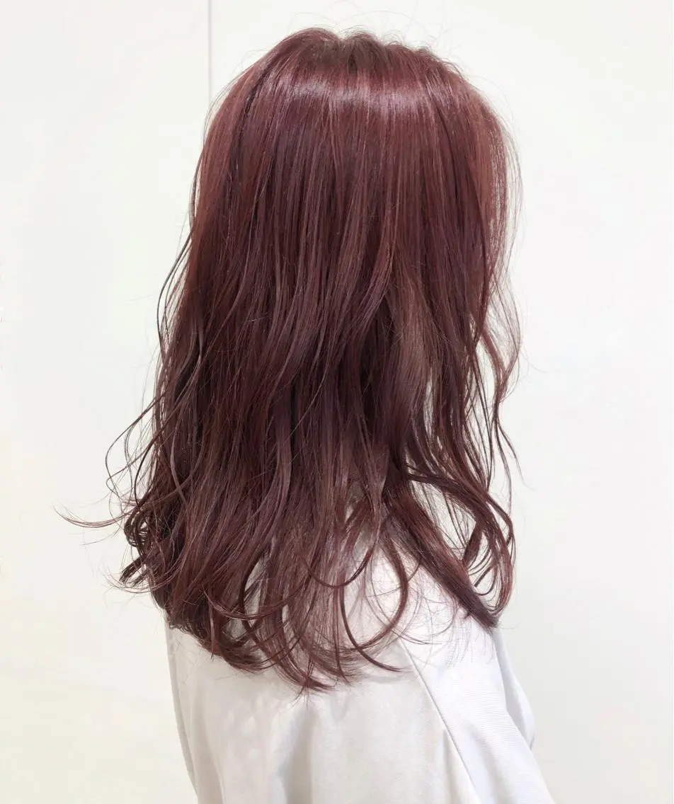 ミディアム カラー カシス レッドカラー ケアブリーチ 坪井佑樹のヘアスタイル