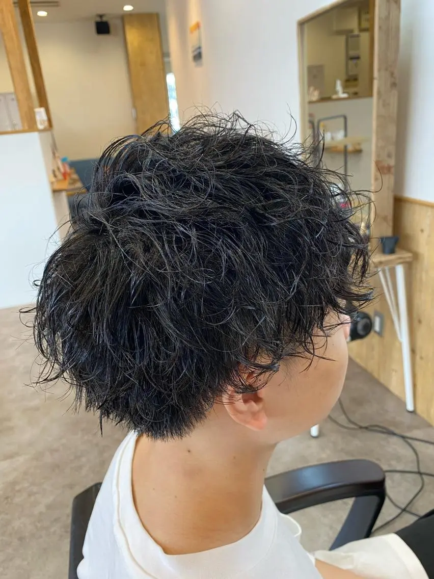 ショート パーマ メンズ マッシュ メンズパーマ スパイラルパーマ 佐藤祐輔 メンズパーマのヘアスタイル