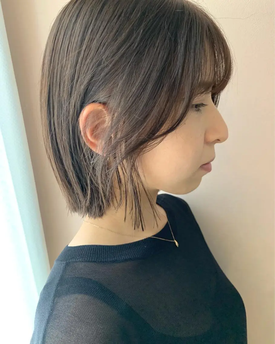 ミディアム カラー ベージュカラー ブリーチ ブリーチなしカラー シルバー シルバーベージュ hubhair レイヤー/透明感のヘアスタイル