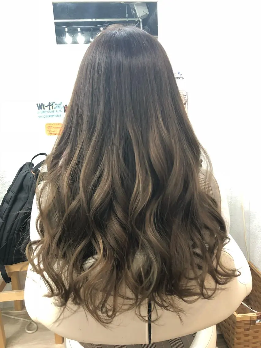ロング カラー グラデーションカラー ヘアカラー トリートメント 正木 彩音のヘアスタイル