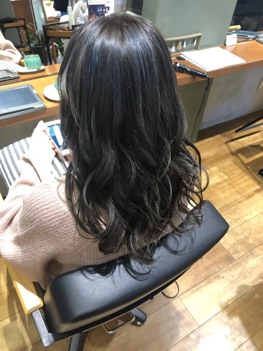 ロング カラー あらい なつみのヘアスタイル