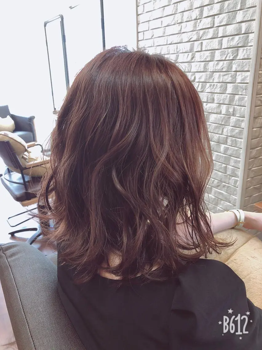 ミディアム カラー 伊藤 さやかのヘアスタイル