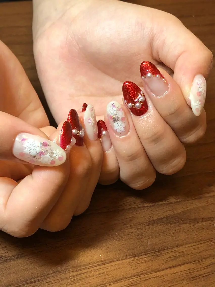 ネイル 赤色 ホワイト 冬ネイル クリスマス M nail はやまうららのネイルデザイン