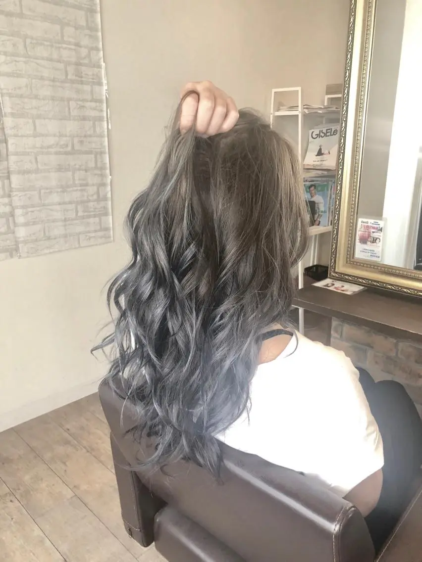 セミロング カラー グラデーションカラー 美髪・艶髪特化美容師 RYOJIのヘアスタイル