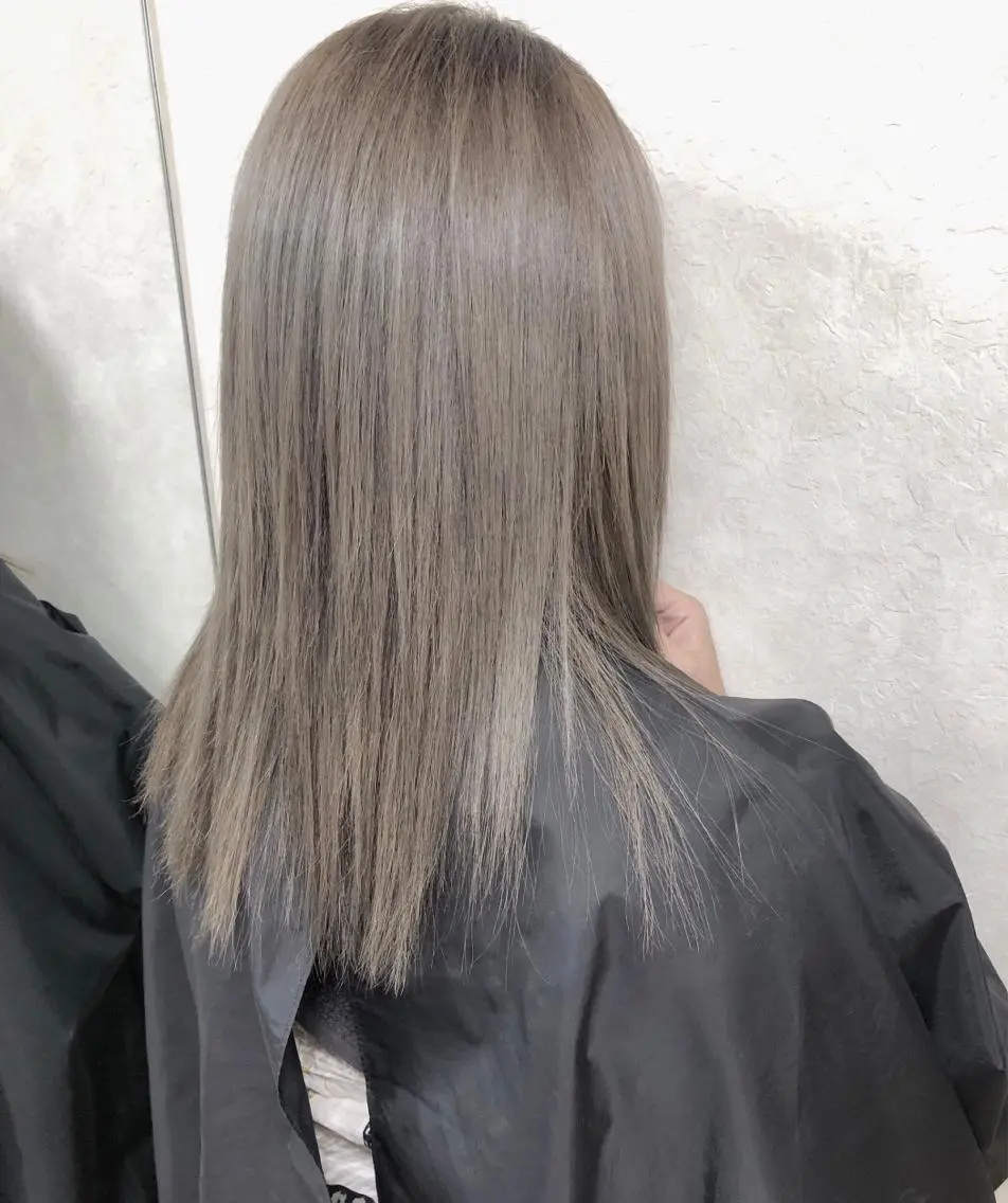 セミロング ashida yuukiのヘアスタイル