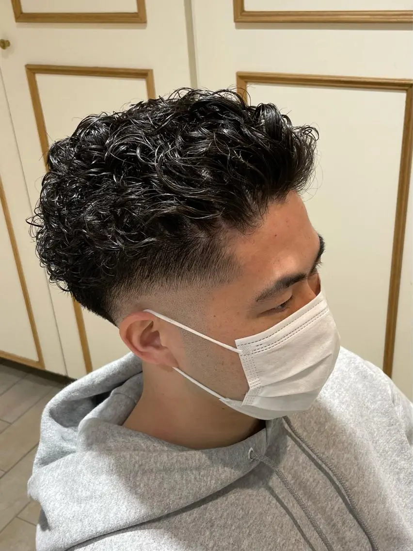ショート メンズ カット パーマ 🐝メンズハイライト …Rioのヘアスタイル