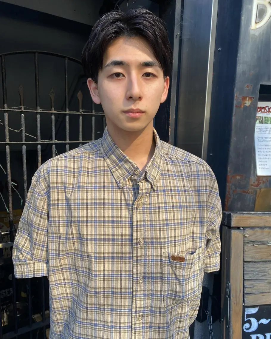 ショート メンズ メンズブリーチ センターパート メンズハイライト メンズインナーカラー メンズパーマ 💈メンズ短髪特化 ✂︎伊藤大輝💈のヘアスタイル