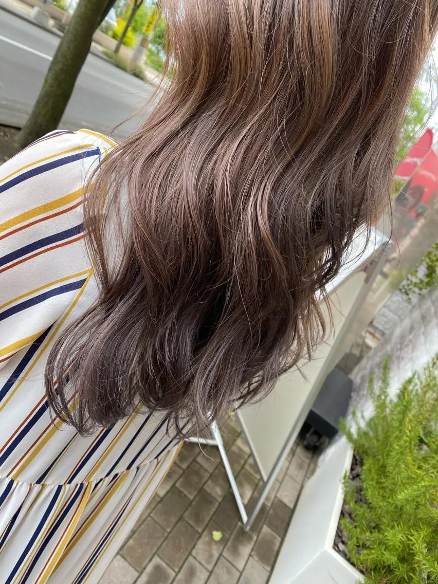 ロング カラー 【育休中】EARTH 荒井店HARUNAのヘアスタイル