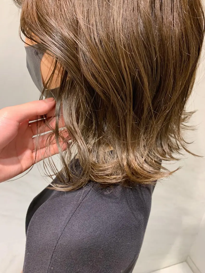 ミディアム カラー ベージュカラー オリーブベージュ チバ タクミのヘアスタイル