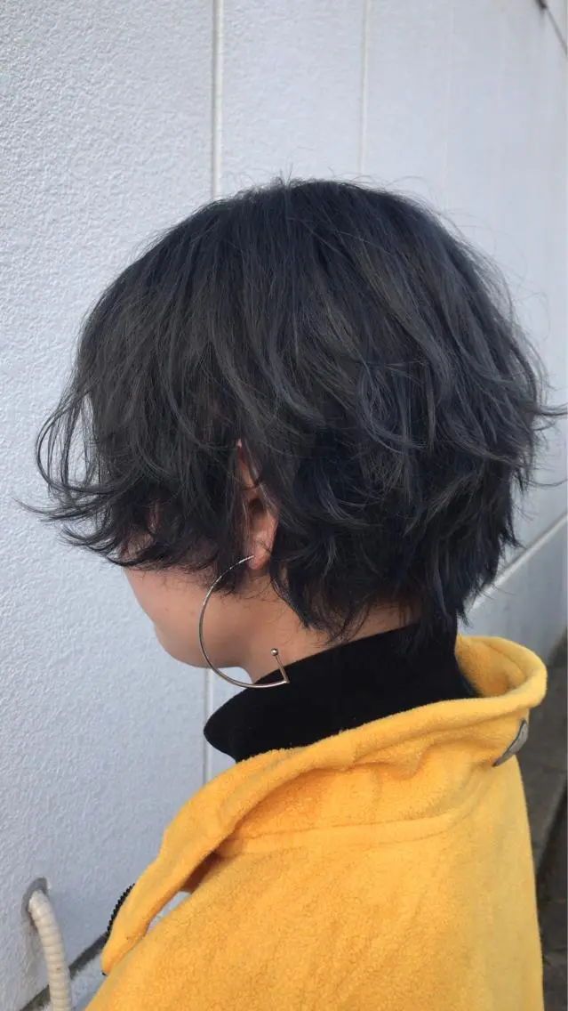 ショート カラー メンズ アッシュ ショートヘア カット ヘアカラー トリートメント 岡崎 浩大のヘアスタイル