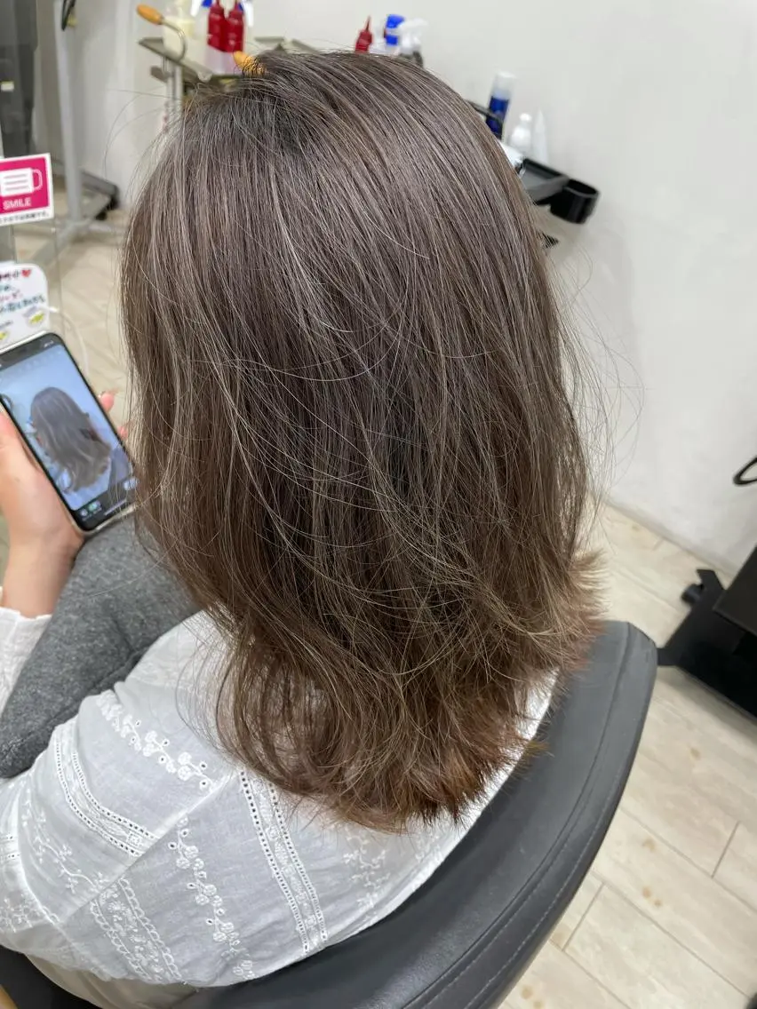 ミディアム ハイライト 心斎橋/海外レイヤー 募集中三好玲奈のヘアスタイル