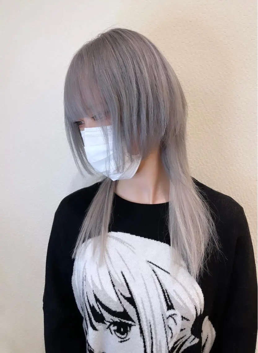 カラー ブリーチ ハイトーンカラー シルバー Kazu 🌠名古屋 ハイトーン/レイヤーのヘアスタイル