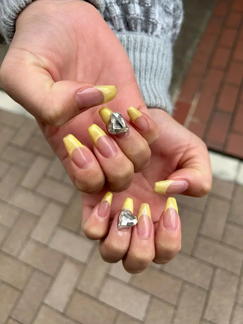 ネイル フレンチネイル ロングネイル 夏ネイル 黄色 Lala nailのネイルデザイン