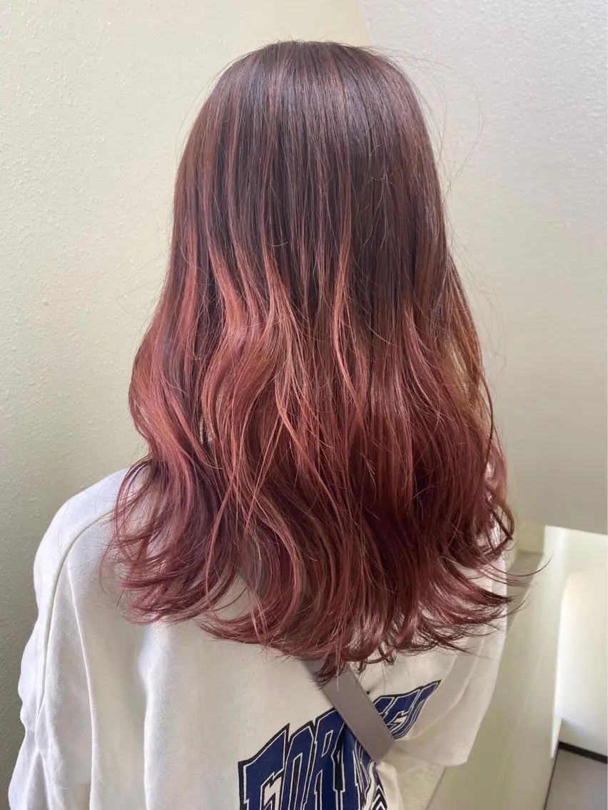ロング カラー ヘアアレンジ メンズ キッズ マツエク・マツパ メンズブリーチ メンズハイライト メンズインナーカラー メンズ韓国風 アディクシーカラー 女性専用サロン梅田 髪質改善カラーakiのヘアスタイル