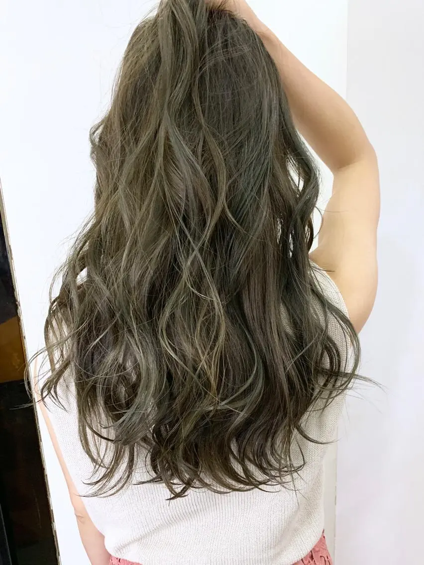 ロング カラー ハイライトカラー ハイライト エクステ（レミー毛） NINEのヘアスタイル