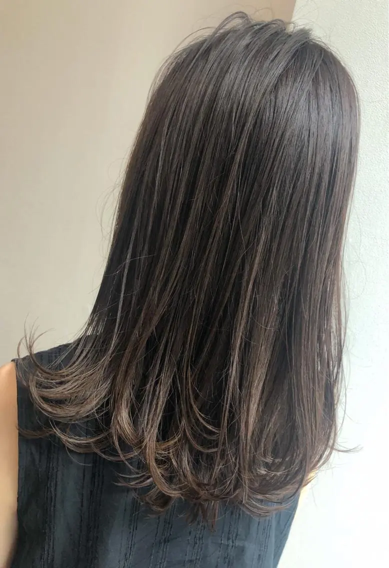 ロング アッシュ コトネ🫧 韓国風レイヤーカットのヘアスタイル