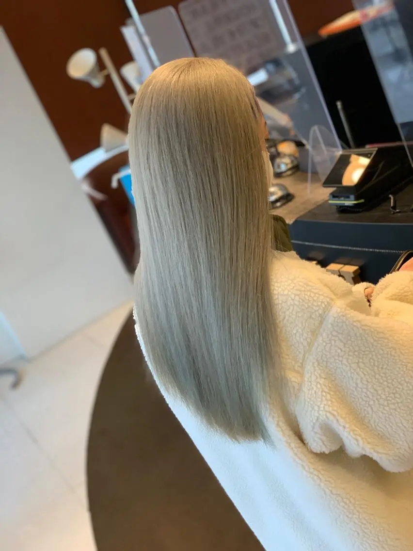 ロング カラー ブリーチ ケアブリーチ ハイトーンカラー カット トリートメント カラーと言ったら SAWARAのヘアスタイル
