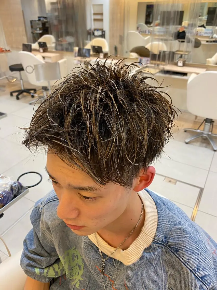 ショート メンズ アップバング メンズメッシュ ショートヘア 塩谷黎✨イルミナ カラーメンズパーマ✨のヘアスタイル