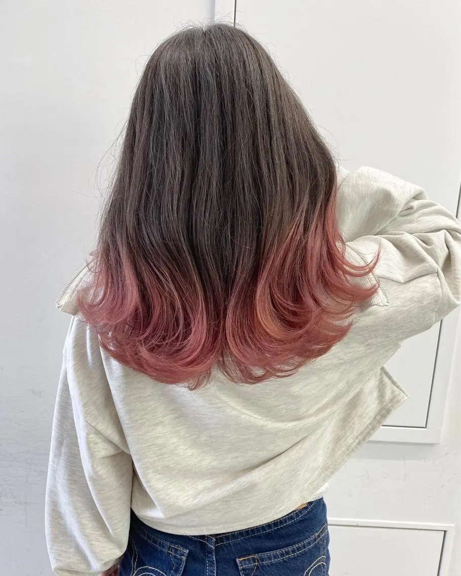 セミロング カラー グラデーションカラー ピンクカラー ヘアカラー トリートメント 【公式】amble luxe池袋東口🩷のヘアスタイル