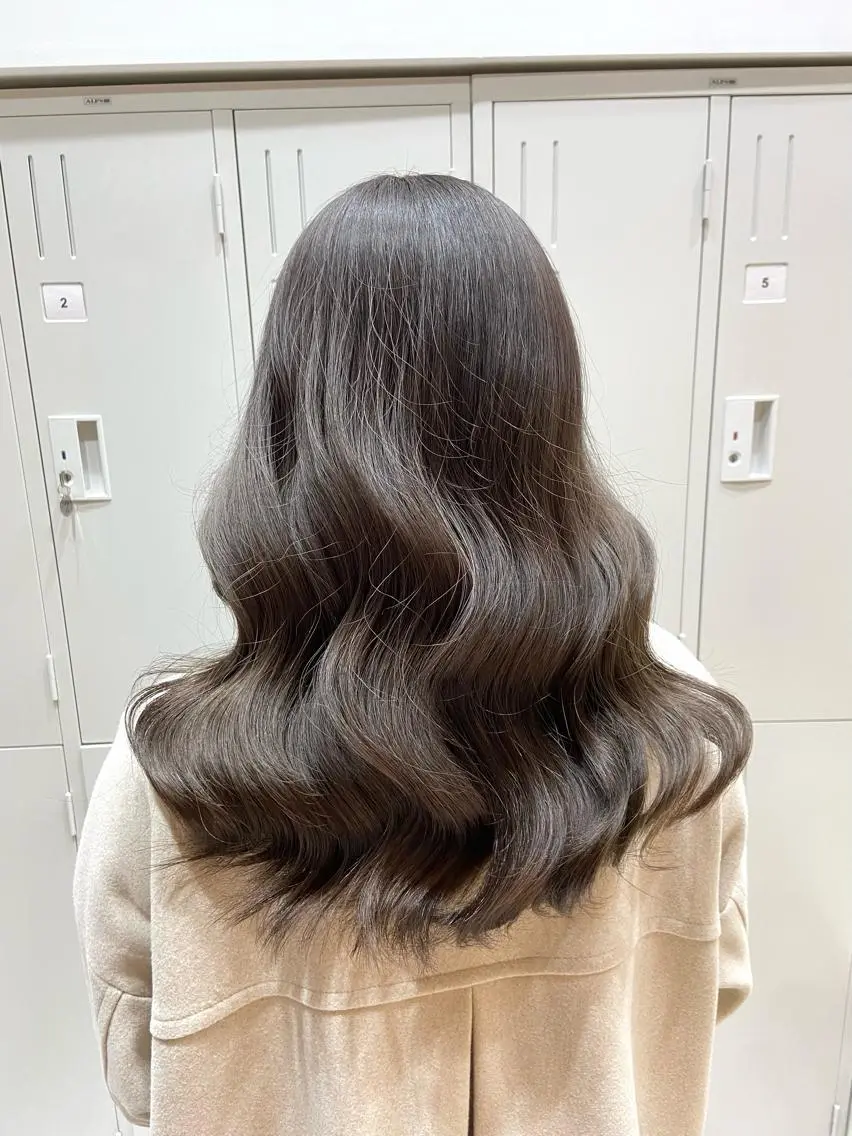 ロング カラー パーマ ヘアアレンジ メンズ キッズ ネイル マツエク・マツパ アイブロウ カット ヘアカラー トリートメント 🌟代表 Yuito🌟のヘアスタイル