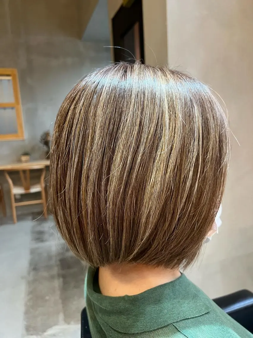 ショート カラー ハイライトカラー イルミナカラー ボブ ハイライト 髪質改善 カット ヘアカラー トリートメント シンヤヘアーズ 泉大津本店のヘアスタイル