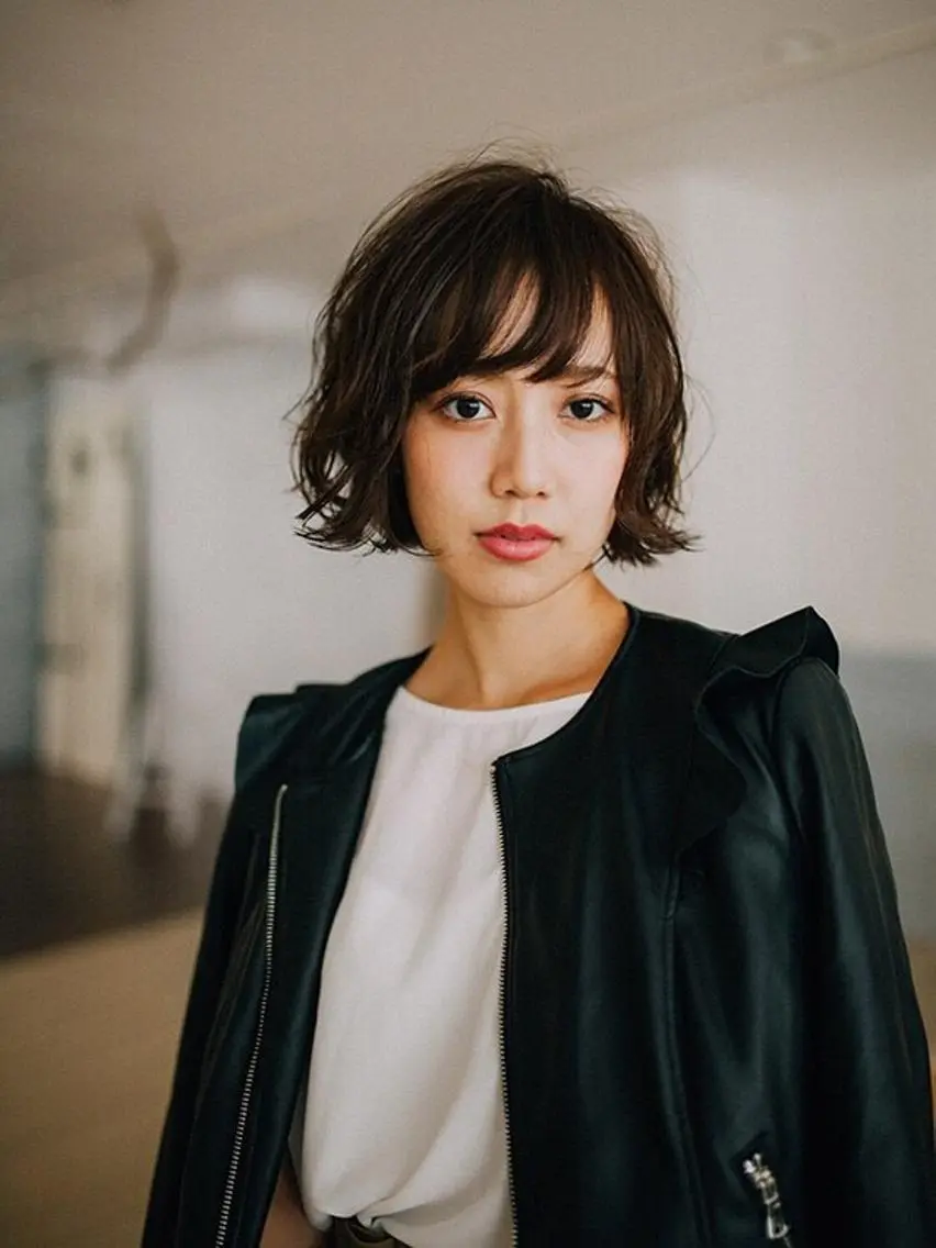 ショート カラー パーマ ベージュカラー 白髪ぼかしハイライト 柳川拓哉のヘアスタイル