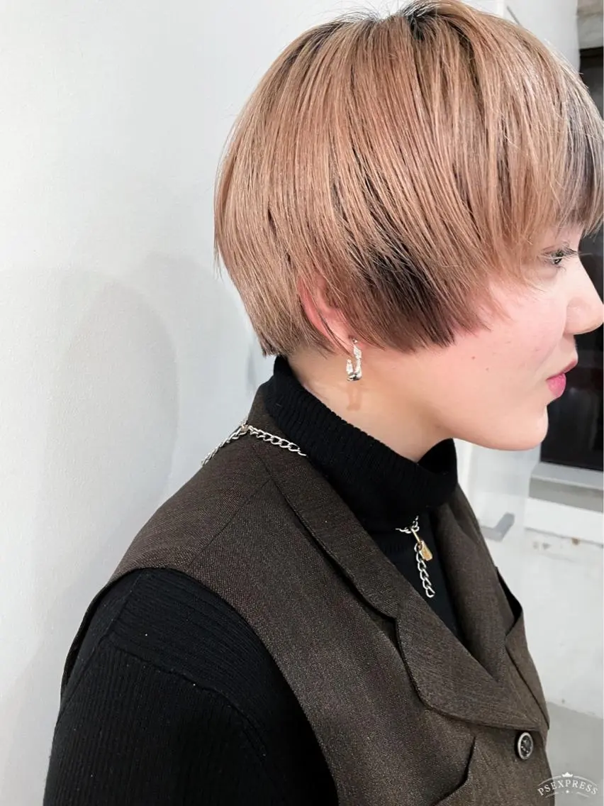 ショート 💜ショート💜 ウルフ、ボブ二色亜美のヘアスタイル