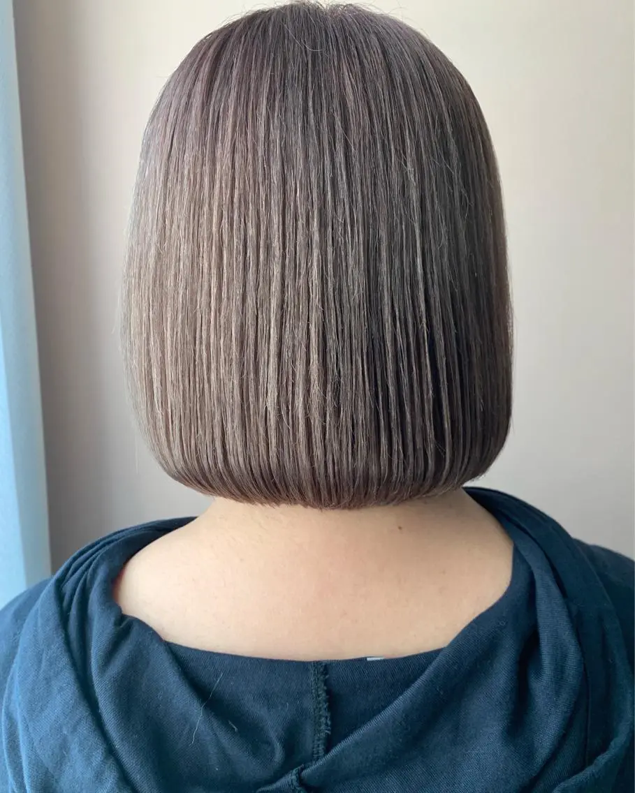 ショート カラー ブリーチ グレージュ ラベンダーカラー ラベンダーグレージュ ラベンダーグレー カット ヘアカラー トリートメント hubhair レイヤー/透明感のヘアスタイル