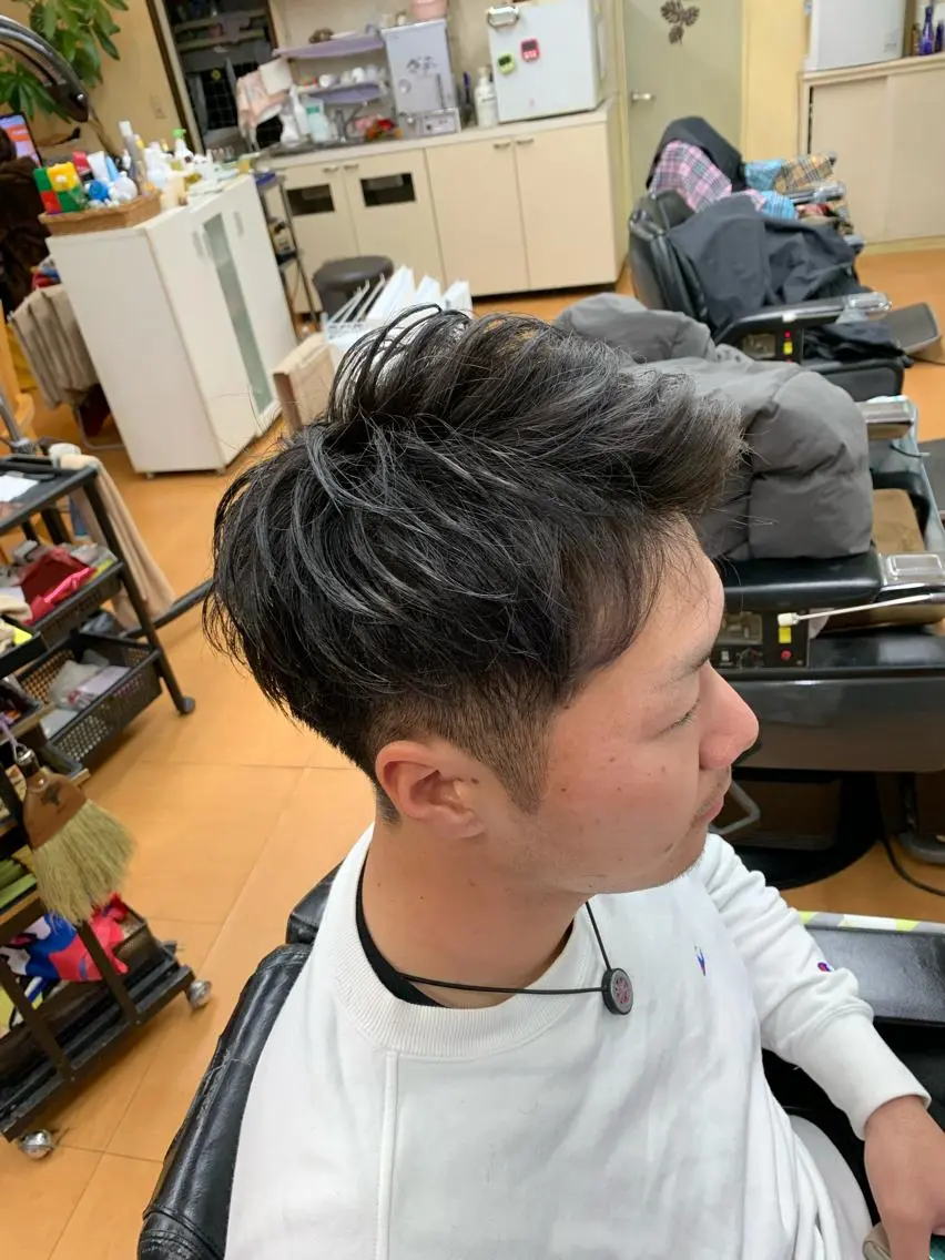 ショート カラー メンズ 三谷 天兵のヘアスタイル