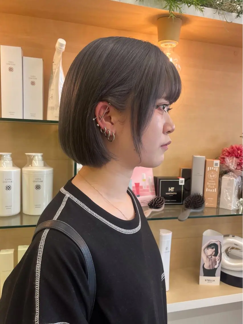 ショート カラー 山下 とよかのヘアスタイル