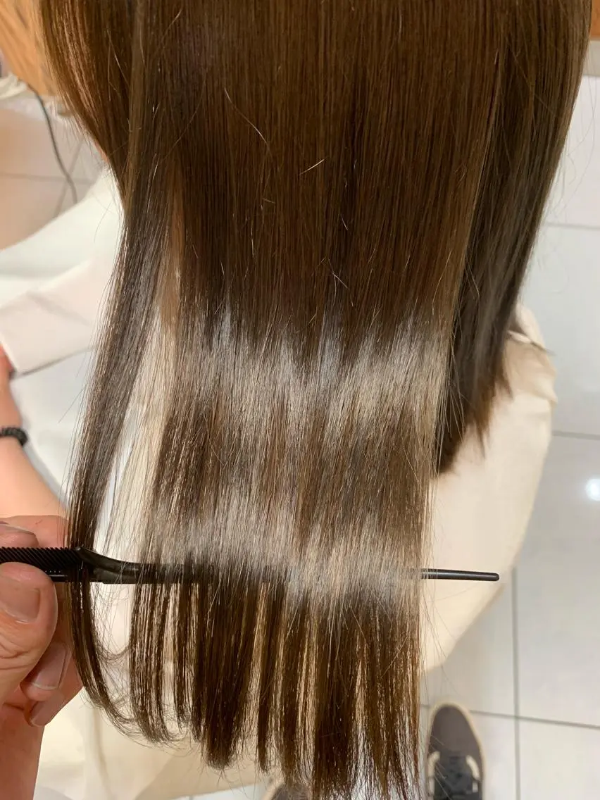 セミロング 髪質改善 トリートメント 酸熱トリートメント ヘアカラー トリートメント 髪質改善/縮毛矯正 /レイヤーカット岡部のヘアスタイル