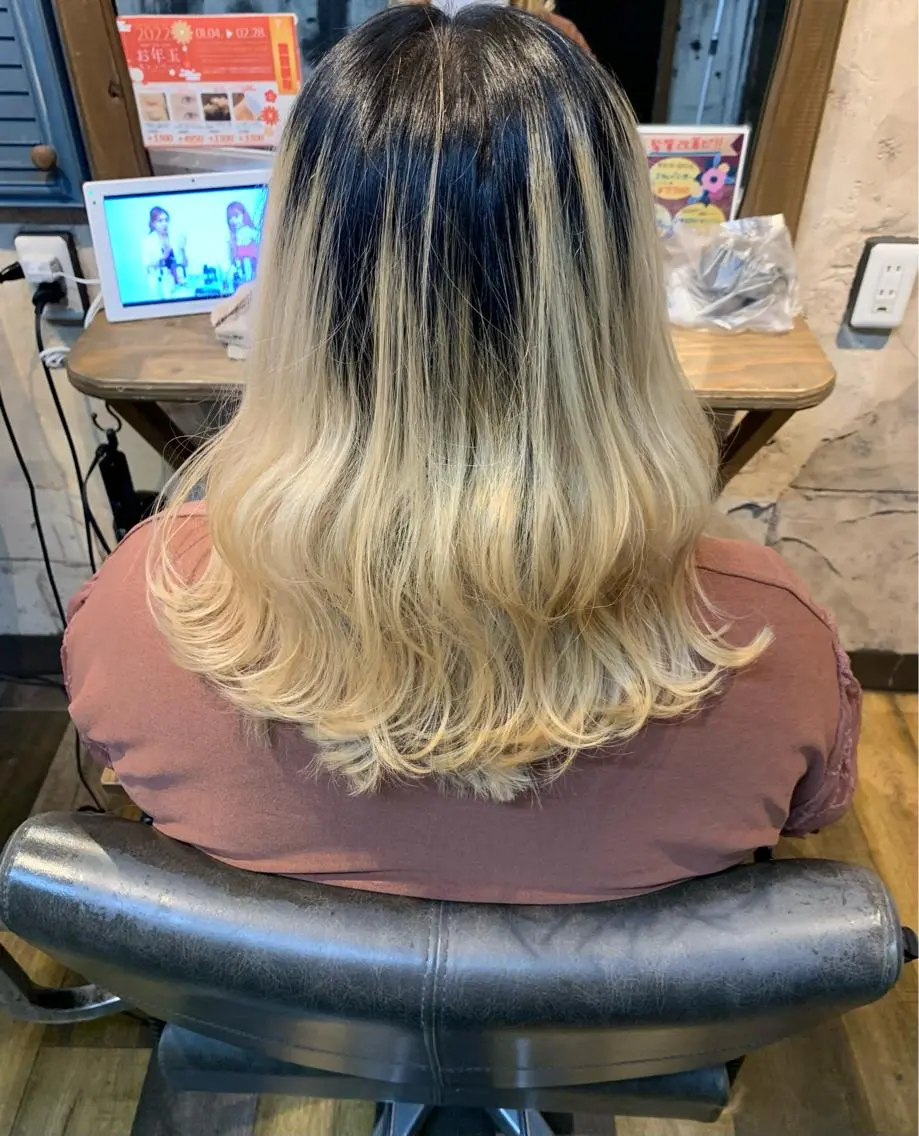 セミロング repose日本橋 室町のヘアスタイル