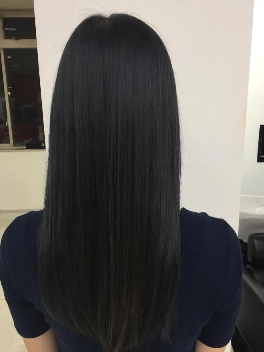 セミロング カラー ブルーカラー ブルージュ 岩崎 裕司のヘアスタイル