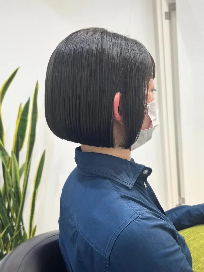ショート ボブ カット 植松 茜のヘアスタイル
