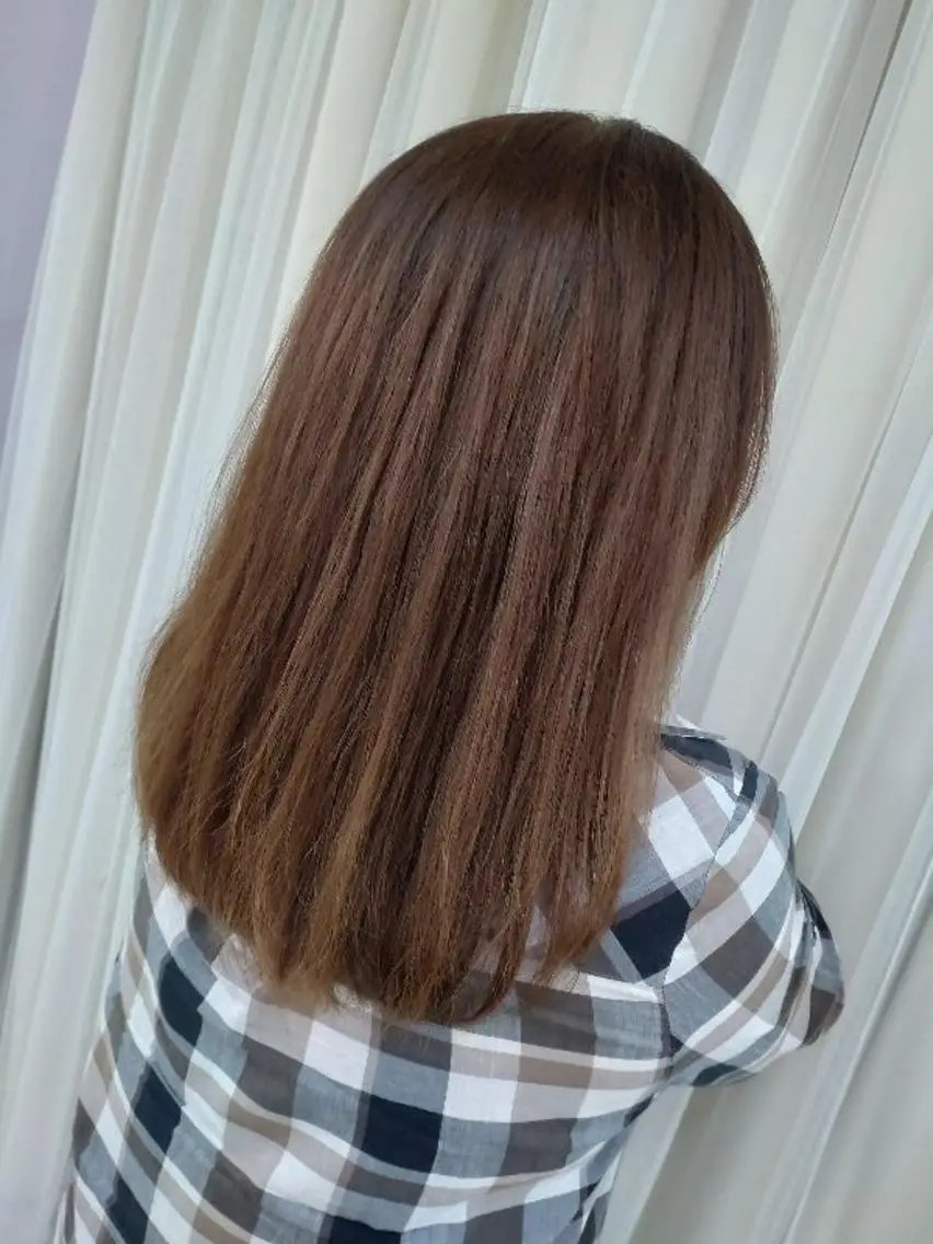 ミディアム ミディアムレイヤー レイヤーカット 内間 美菜のヘアスタイル