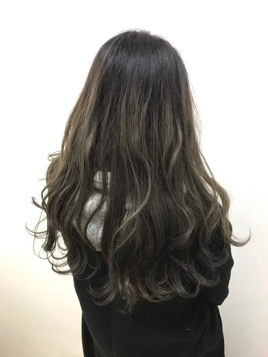 セミロング カラー Rayt hair レイトヘアーのヘアスタイル