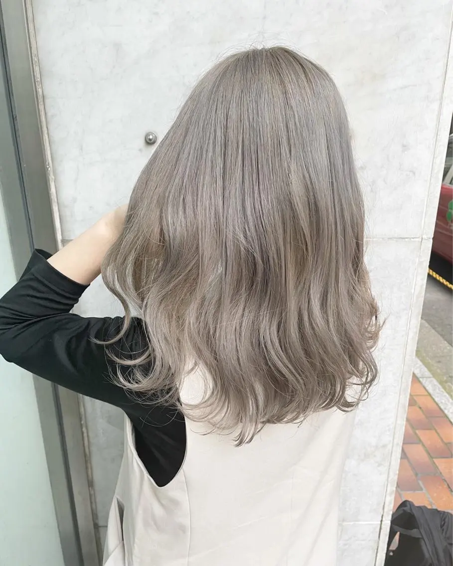 セミロング カラー RU RIのヘアスタイル