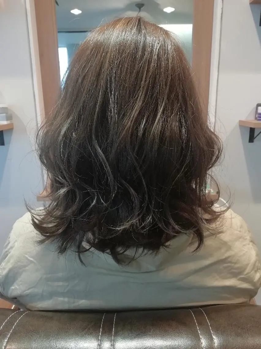 カラー アッシュ ベージュカラー 堀 望美のヘアスタイル