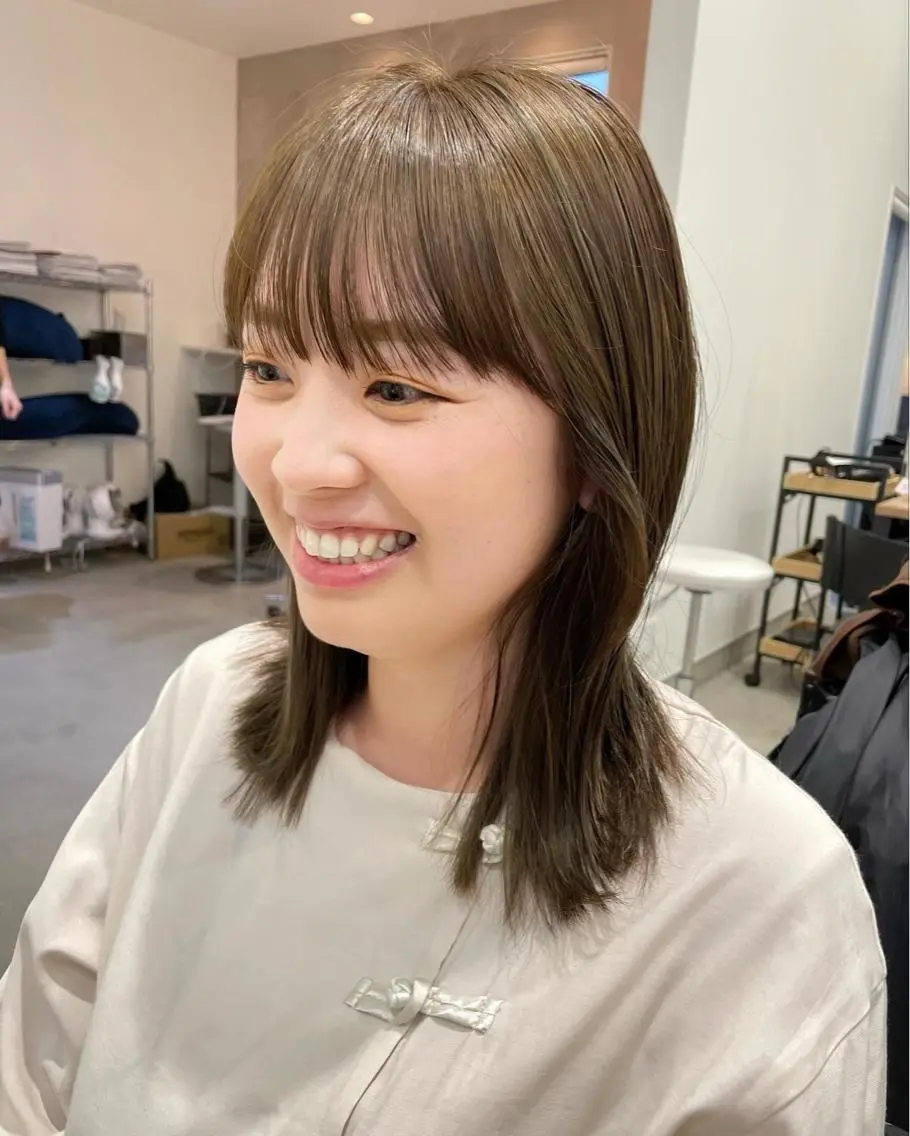ミディアム カラー mir MIYUのヘアスタイル