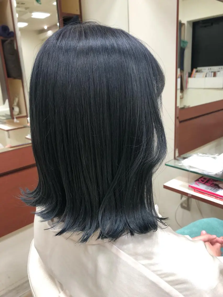 カラー 黒髪 ブルーカラー ブルーブラック カット ヘアカラー トリートメント 縮毛矯正/髪質改善 白髪ぼかし/裕香のヘアスタイル