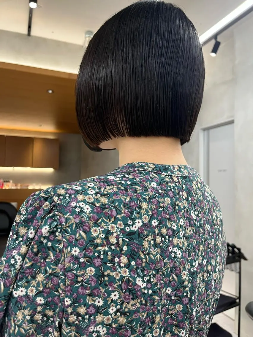 ミディアム 縮毛矯正ボブ&顔まわ レイヤー♡TOMOEのヘアスタイル