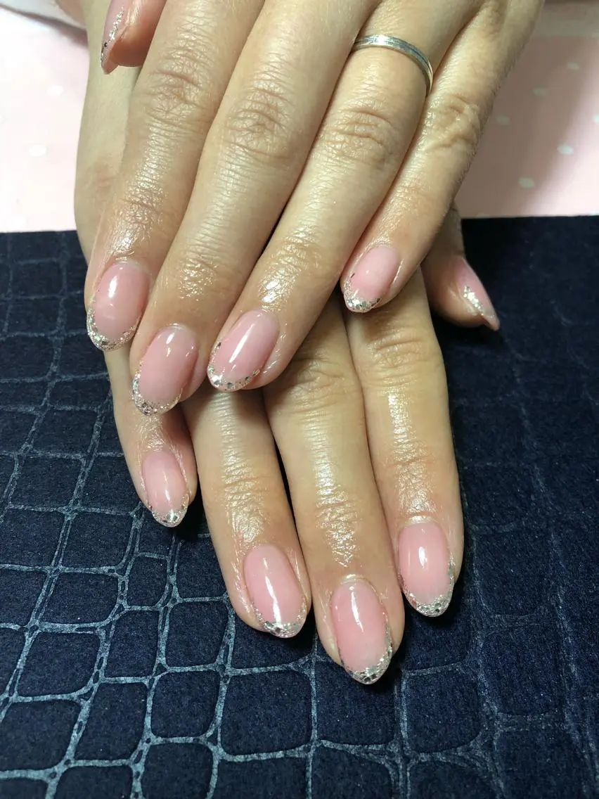 ネイル フレンチネイル ラメ(グリッター) ネイルサロン Sweetのネイルデザイン
