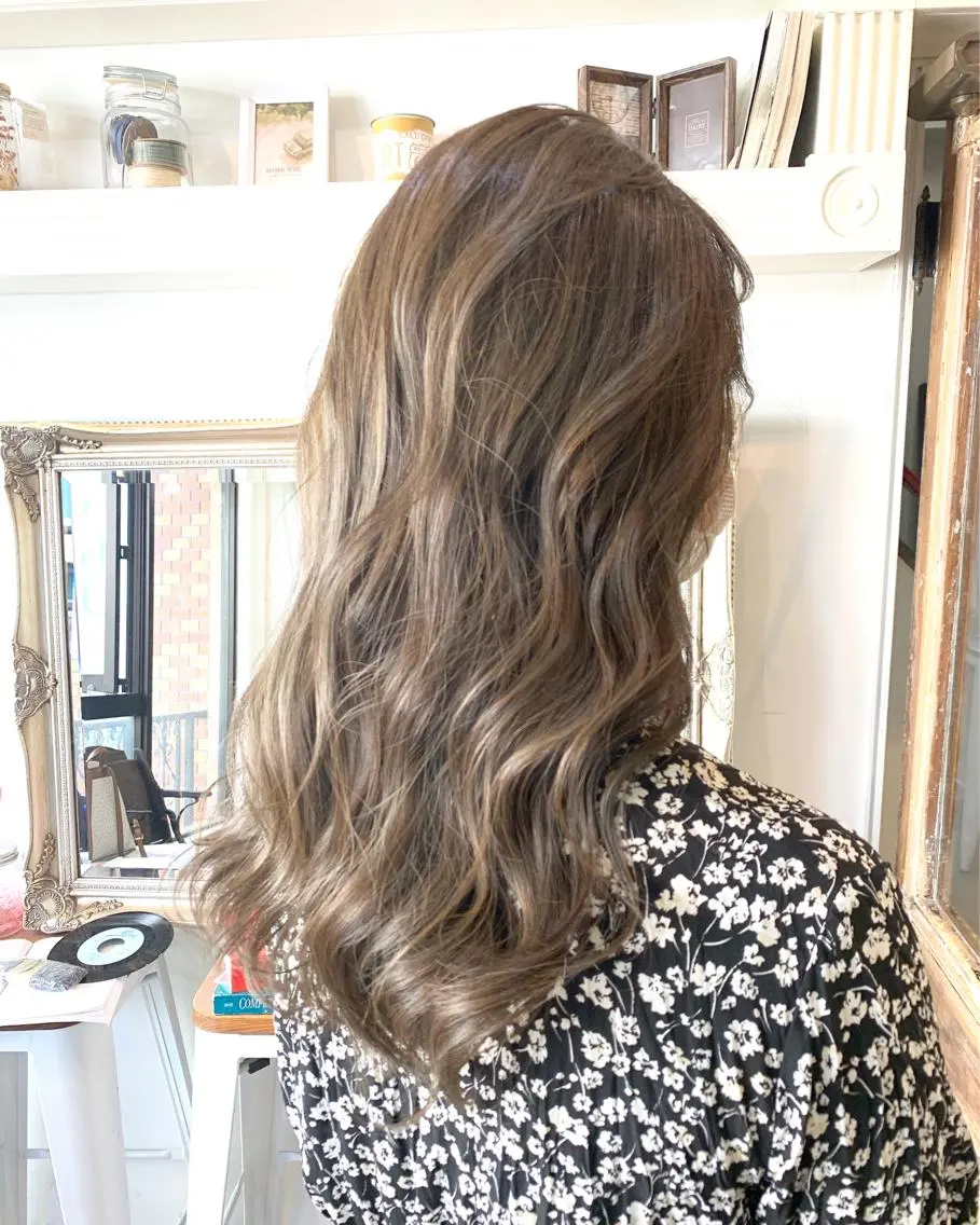 セミロング カラー ヘアアレンジ グレージュ ミルクティーグレージュ ヘアカラー トリートメント ヘッドスパ ヘアセット 大宮/山口 竣也のヘアスタイル