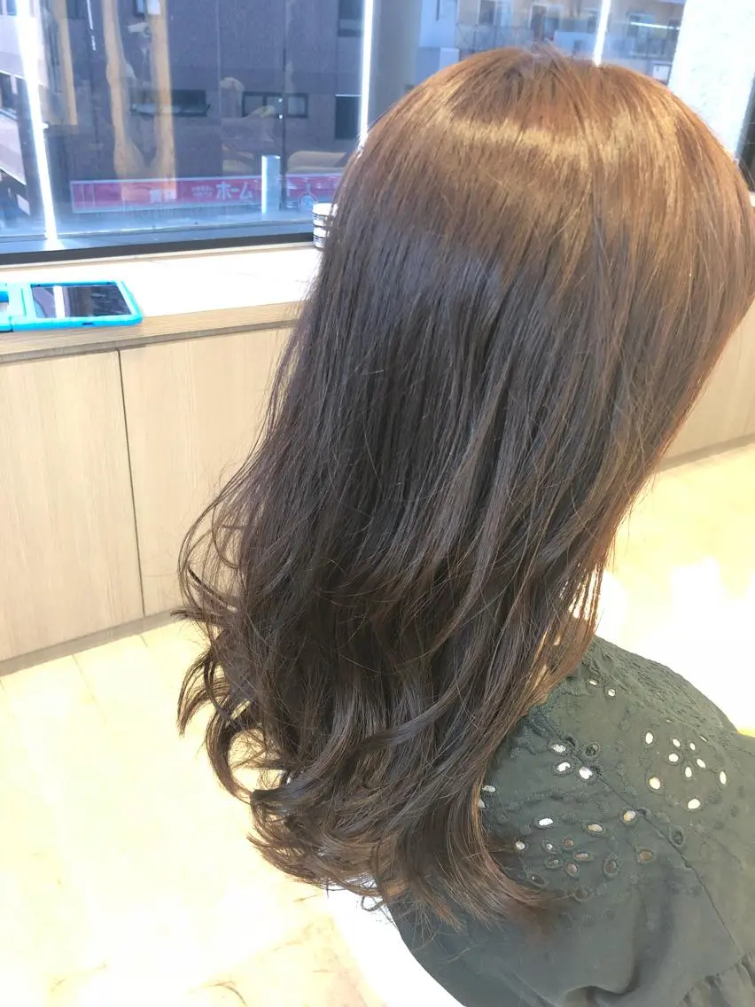 セミロング カット ヘアカラー トリートメント 松佐 ゆかりのヘアスタイル