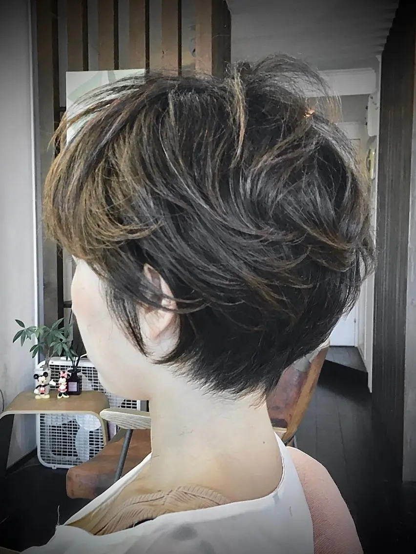 ショート イーズヘアーデザイン 生駒雅己のヘアスタイル