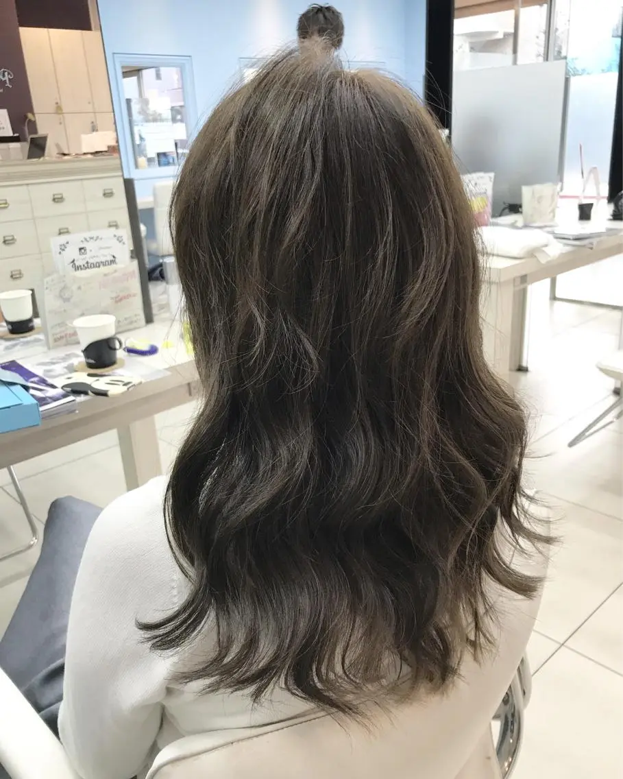 セミロング カラー ハイライトカラー ハイライト どんな髪の悩みも解決 します✨田嶋俊一✨のヘアスタイル