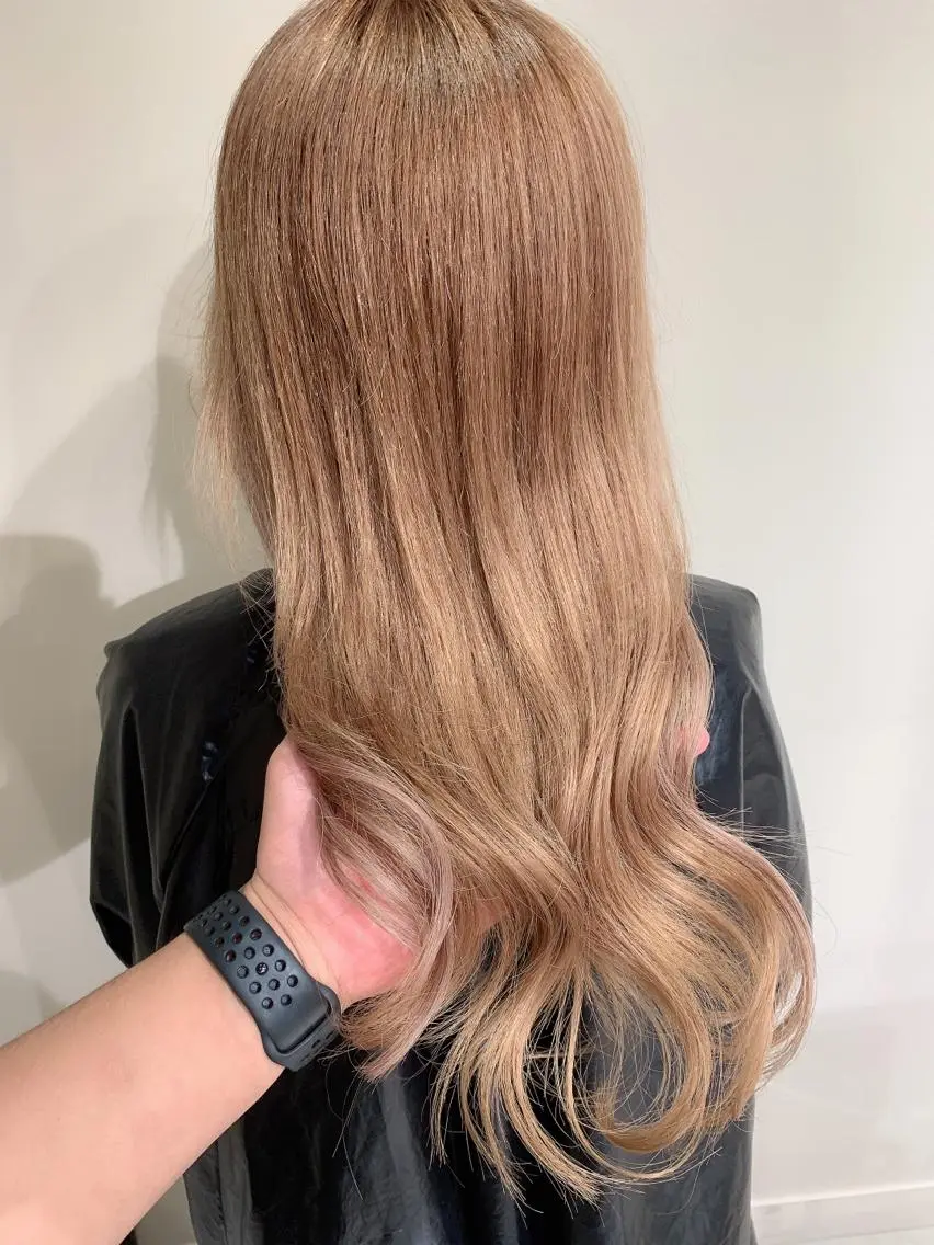 セミロング カラー ヘアカラー エクステ 渋谷🤍ブリーチ エクステ🤍アミルのヘアスタイル