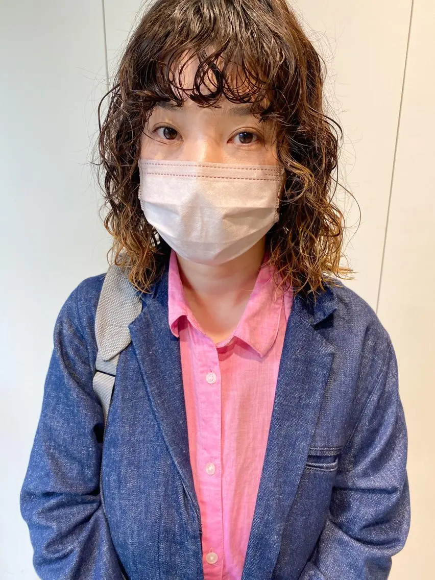 ミディアム カラー パーマ ヘアアレンジ メンズ キッズ ネイル マツエク・マツパ アイブロウ ミディアムパーマ メンズブリーチ メンズパーマ ブリーチ パーマスタイル🔅 sayacaのヘアスタイル