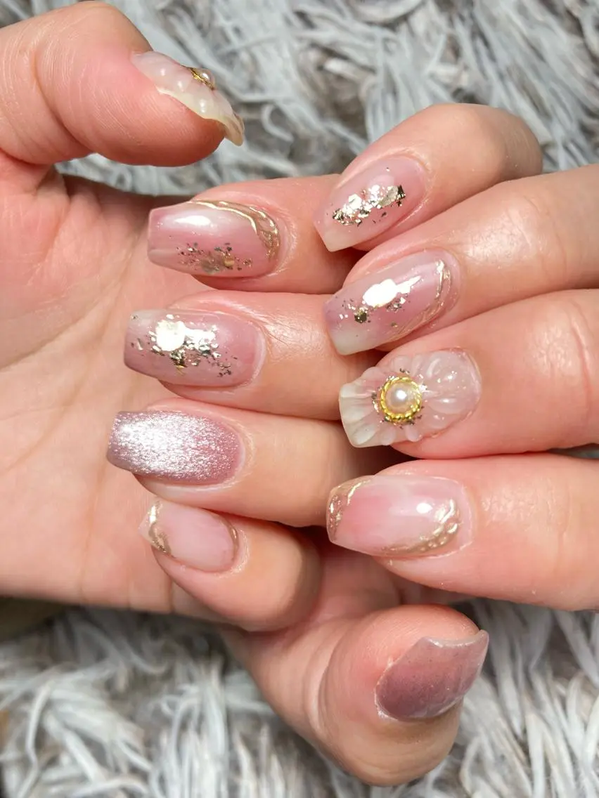 ミディアム ネイル ハンドネイル フットネイル ✴︎ Delightのネイルデザイン